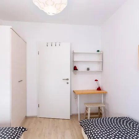 Modern 2-bedroom With Balcony & Free Parking Apartament Medulin
